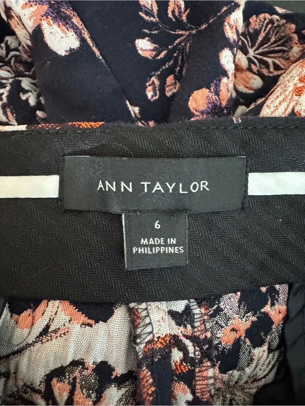 WP115 {Ann Taylor} Black Floral Tapestry Print High Rise Straight Leg Pants